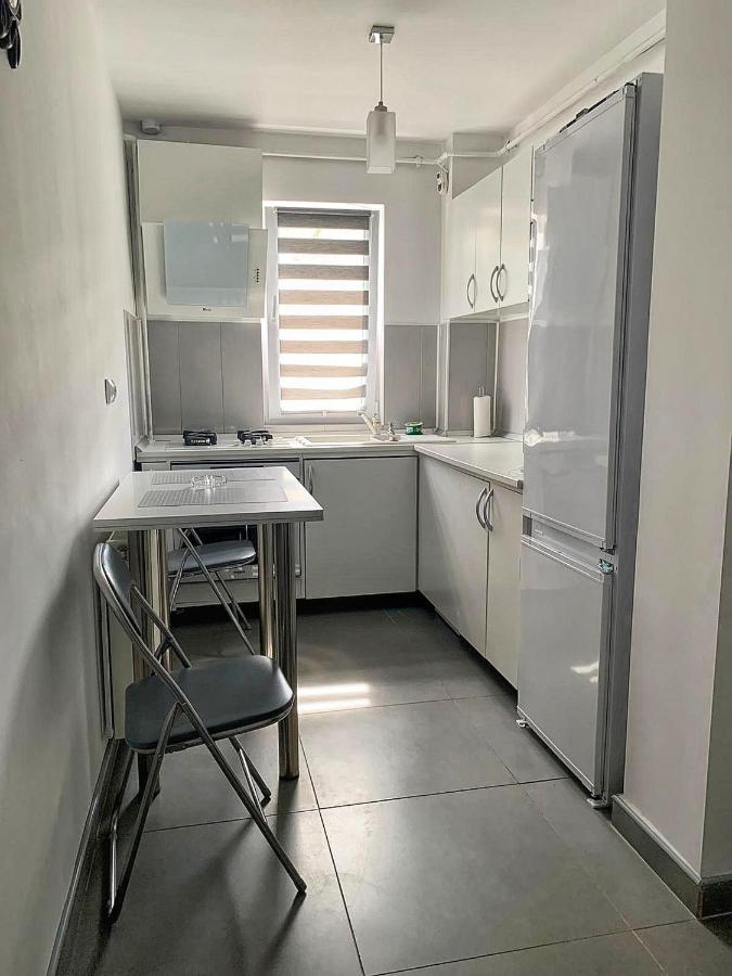 Appartement White & Elegant Luxury Apartament à Craiova Extérieur photo