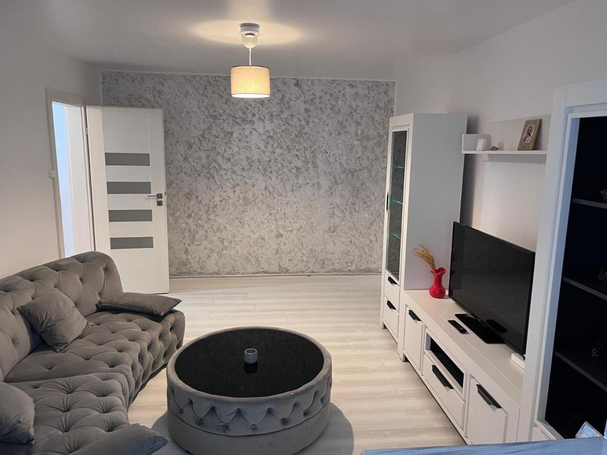 Appartement White & Elegant Luxury Apartament à Craiova Extérieur photo